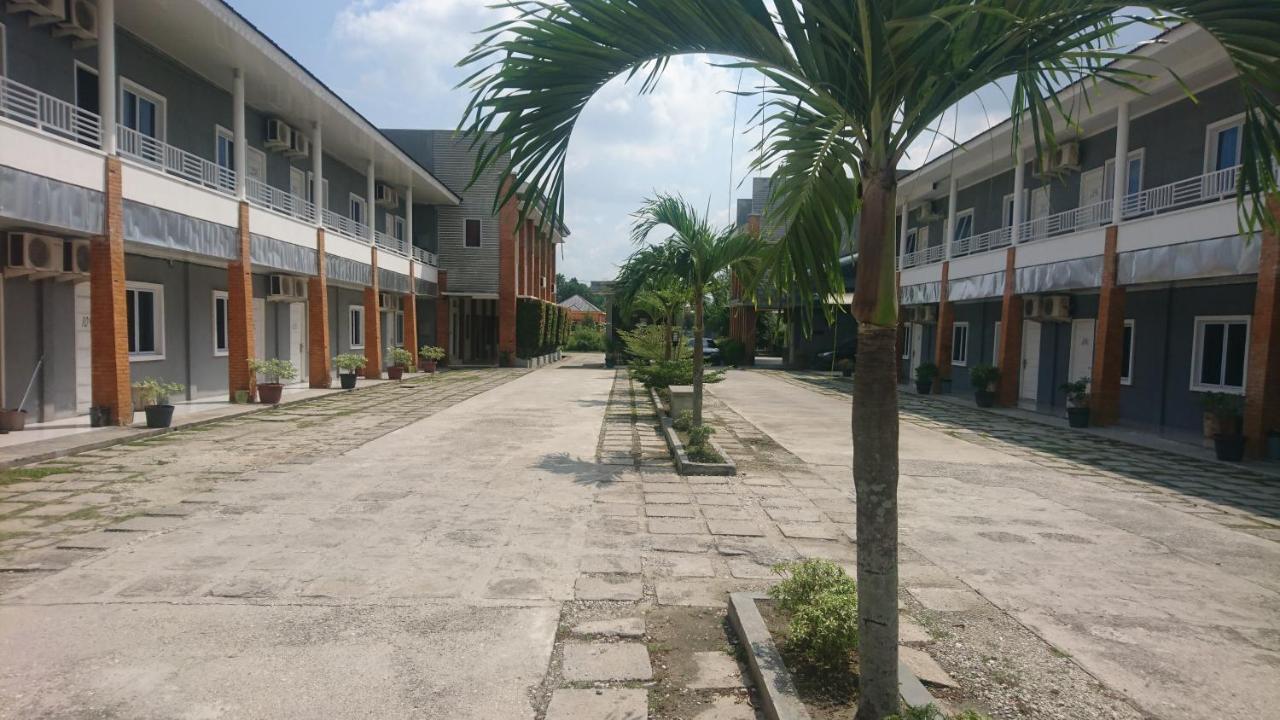 Liberty Homestay Parit  Exterior photo